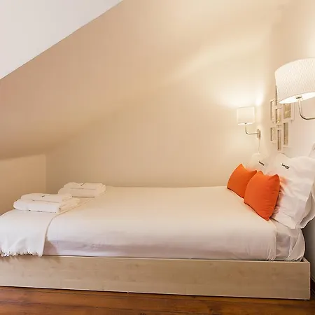 Flh Bairro Alto Low Cost Rooftop Lisbon