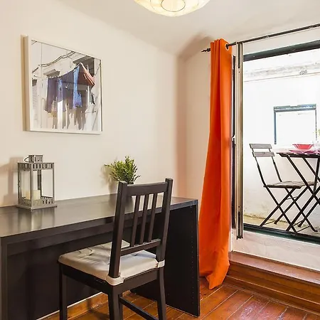 Flh Bairro Alto Low Cost Rooftop Lejlighed Lisboa